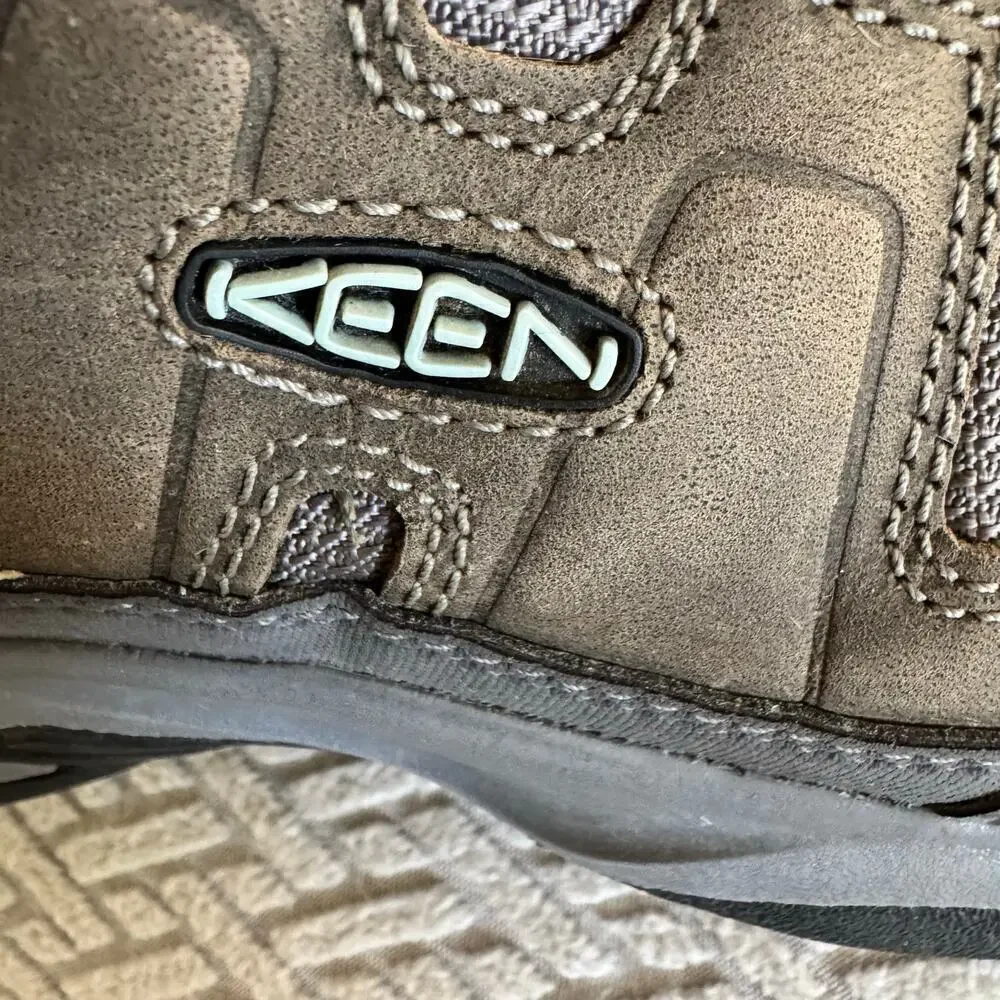 KEEN Women's Circadia Mid Waterproof Hiking Boot Gray Size 7 Gorpcore